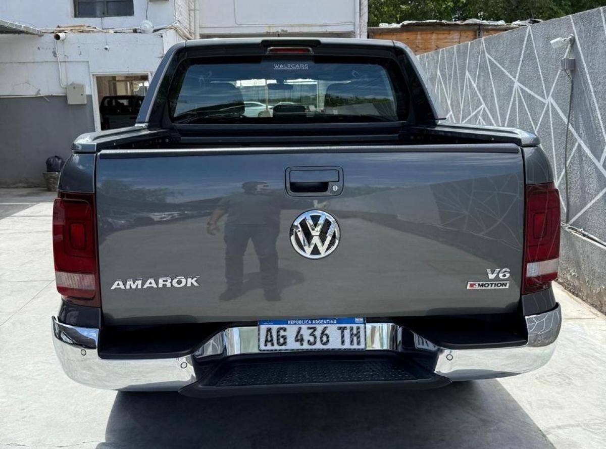 Foto de VOLKSWAGEN AMAROK EXTREME V6 2024, color gris, en San Juan