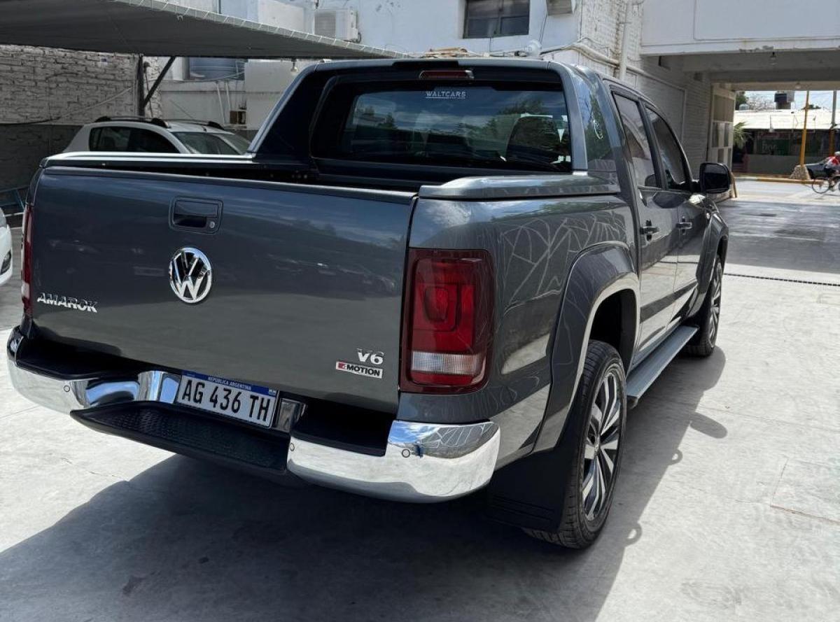 Foto de VOLKSWAGEN AMAROK EXTREME V6 2024, color gris, en San Juan