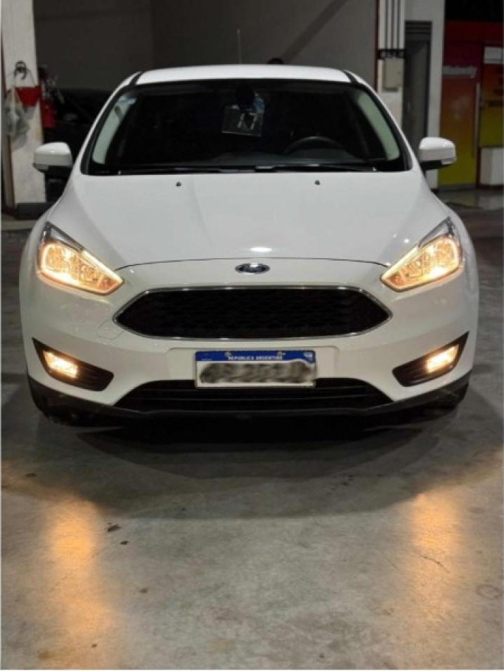 Foto de FORD FOCUS 1.6 nafta full 2017, color sin color especificado, en San Juan
