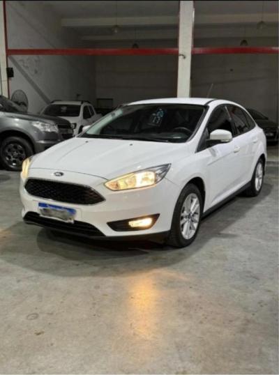 FORD FOCUS 1.6 nafta full publicado por Grupo Miodowsky