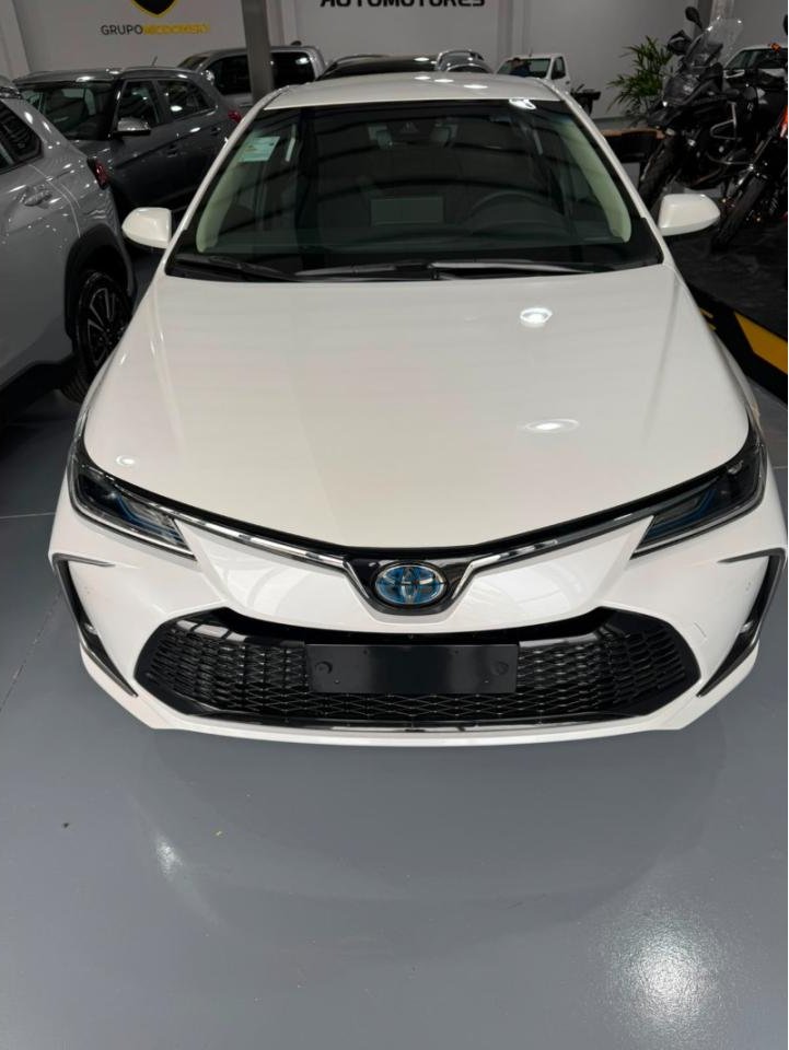 Foto de TOYOTA COROLLA 1,8 Xei Ecvt Hibrido 2026, color sin color especificado, en San Juan