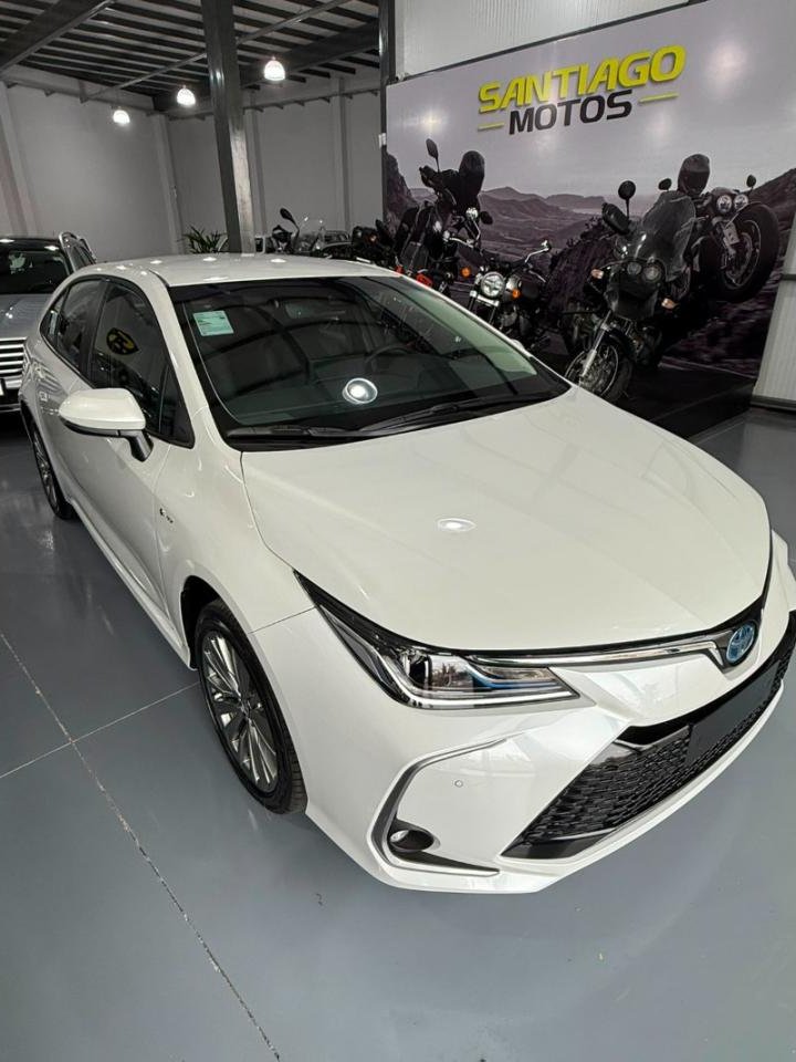 Foto de TOYOTA COROLLA 1,8 Xei Ecvt Hibrido 2026, color sin color especificado, en San Juan