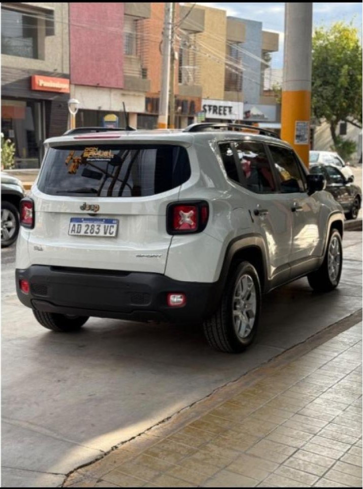 Foto de CHRYSLER / DODGE JEEP RENEGADE Sport 2018, color sin color especificado, en San Juan