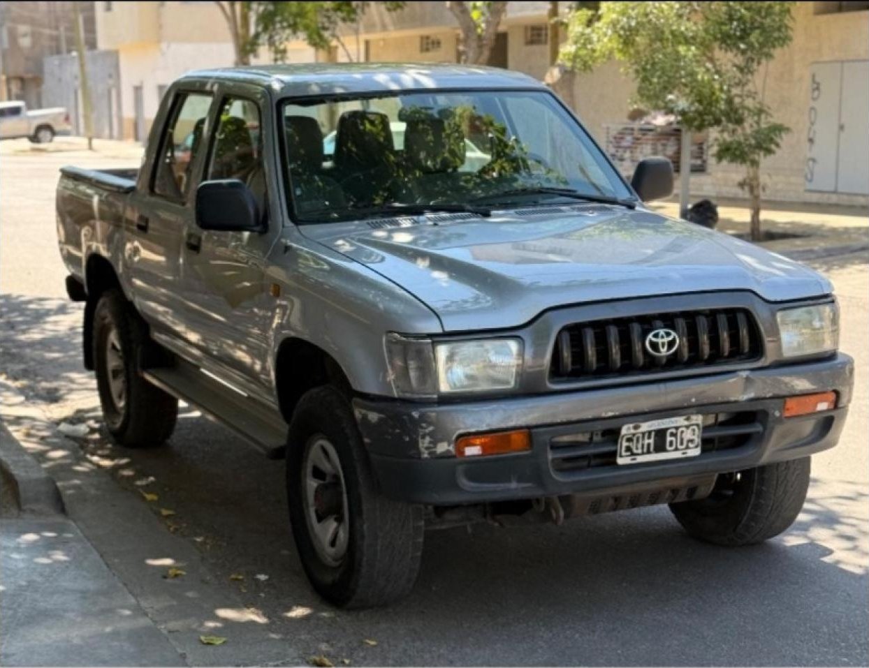 Foto de TOYOTA HILUX Dx 4X4 1999, color sin color especificado, en San Juan
