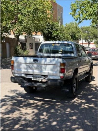 Miniatura de TOYOTA HILUX Dx 4X4