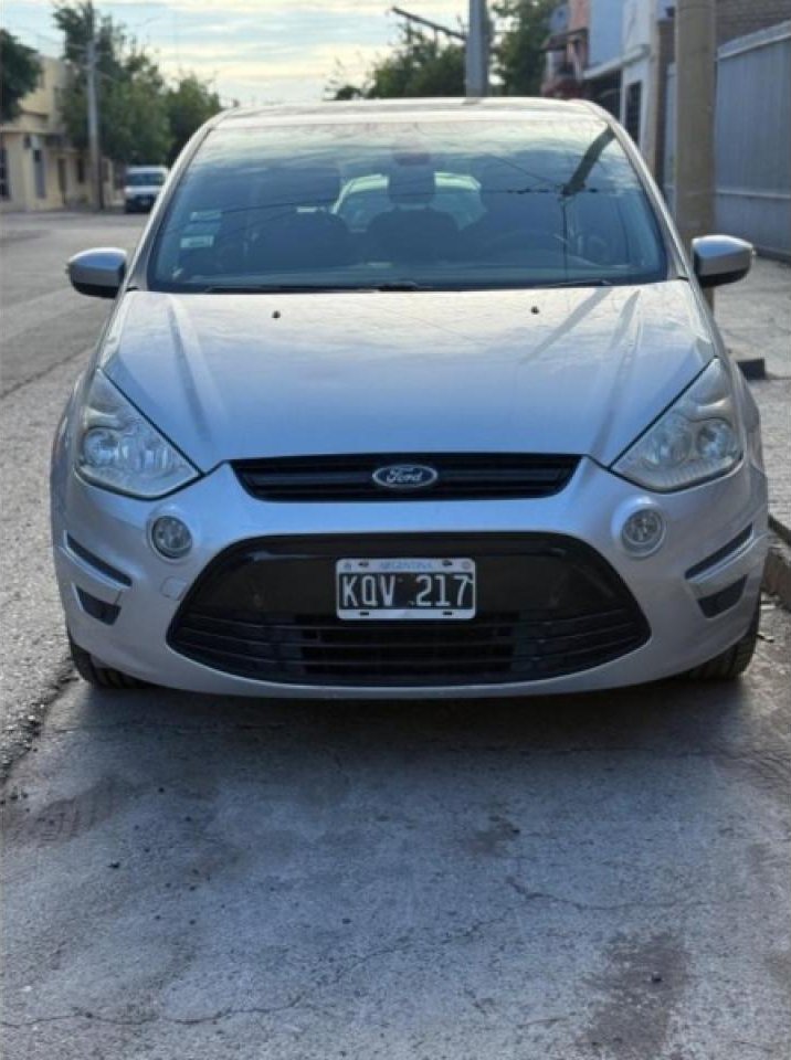 Foto de FORD S-MAX Trend 2010, color sin color especificado, en San Juan