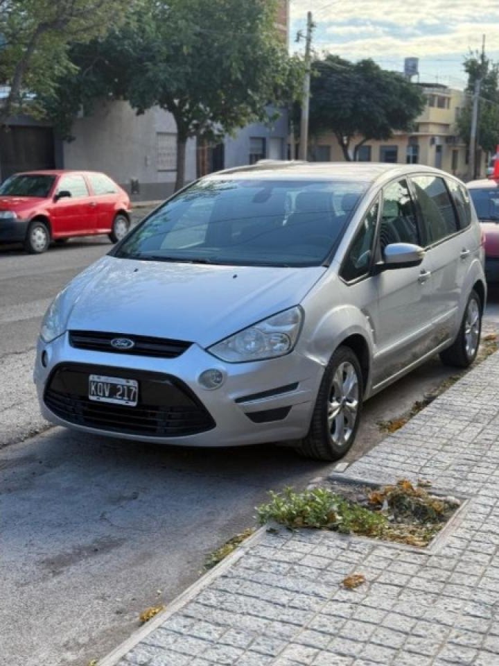 Foto de FORD S-MAX Trend 2010, color sin color especificado, en San Juan