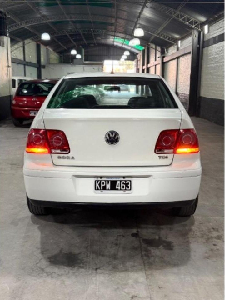 Foto de VOLKSWAGEN BORA Trendline TDI 2011, color sin color especificado, en San Juan