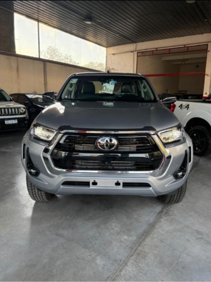 Foto de TOYOTA HILUX Srx At 4x2 2026, color sin color especificado, en San Juan