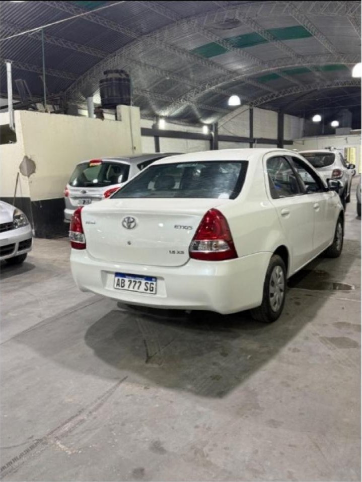 Foto de TOYOTA ETIOS Xls 2017, color sin color especificado, en San Juan