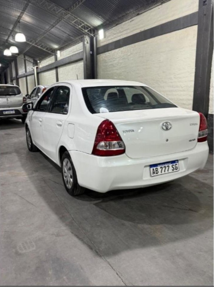 Foto de TOYOTA ETIOS Xls 2017, color sin color especificado, en San Juan