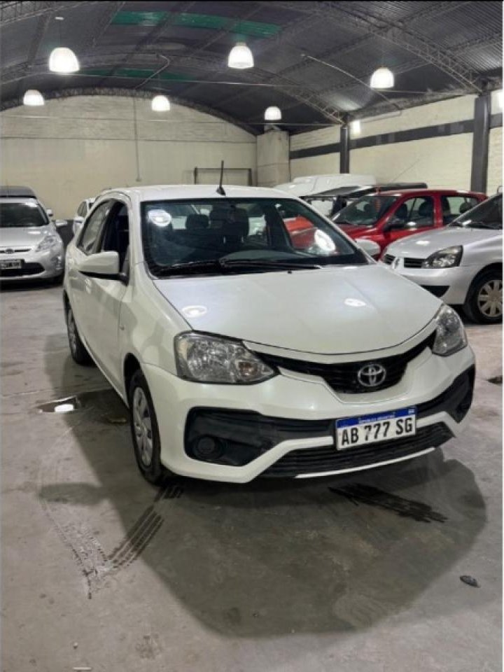 Foto de TOYOTA ETIOS Xls 2017, color sin color especificado, en San Juan