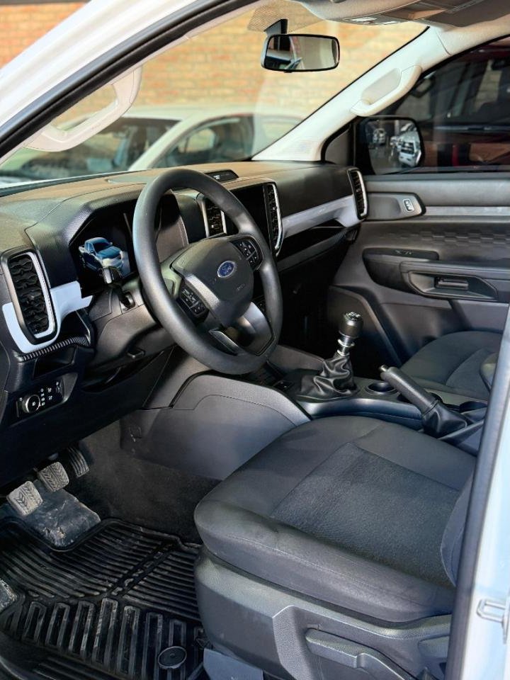 Foto de FORD RANGER Ranger 2,0 Tdi Dc 4x2 Xls 6 Mt 2024, color sin color especificado, en San Juan