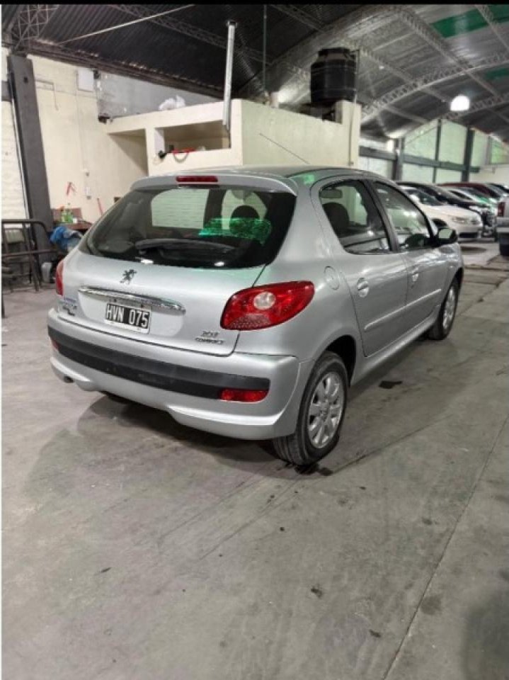 Foto de PEUGEOT 207 Compact Allure 2009, color sin color especificado, en San Juan
