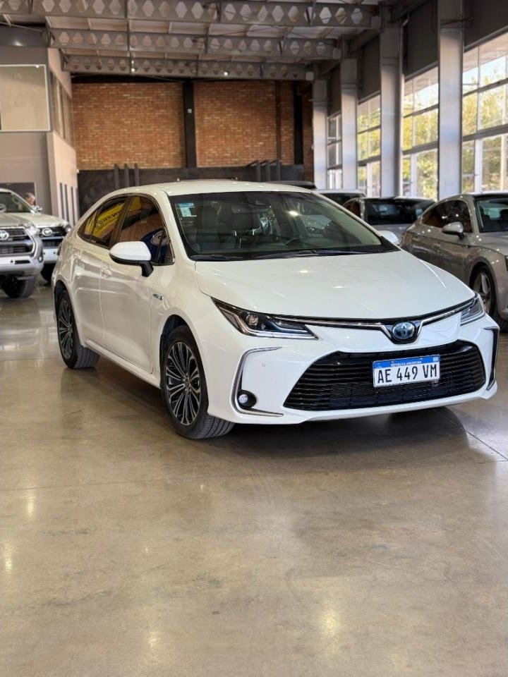 Foto de TOYOTA COROLLA COROLLA 1,8 SEG CVT HIBRIDO 2019, color sin color especificado, en San Juan