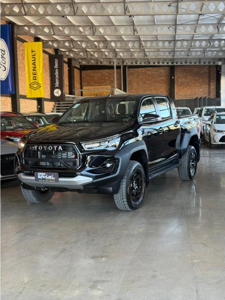 Foto de TOYOTA HILUX Hilux 4x4 Dc Gr - Sport Iv 2,8 Tdi 6at 2026, color sin color especificado, en San Juan