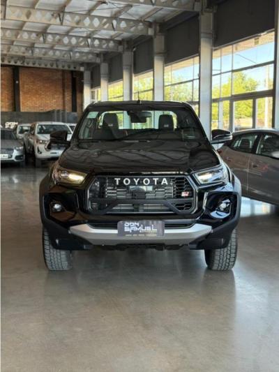 Foto de TOYOTA HILUX Hilux 4x4 Dc Gr - Sport Iv 2,8 Tdi 6at 2026, color sin color especificado, en San Juan