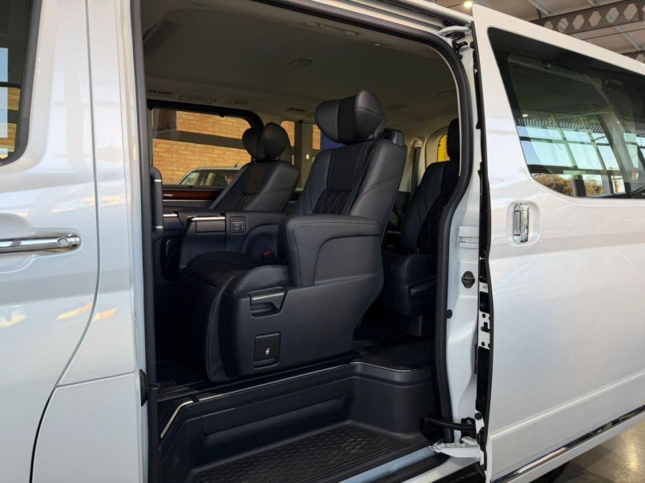 Foto de TOYOTA HIACE WAGON 2026, color sin color especificado, en San Juan