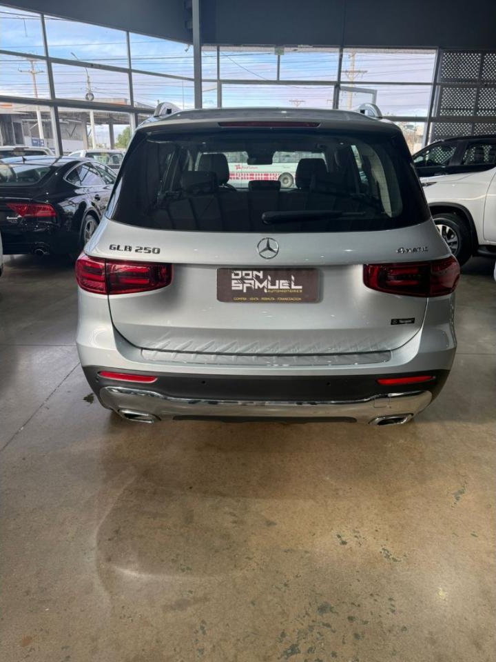 Foto de MERCEDES BENZ MB MB 250GLB HIBRIDA 2025, color sin color especificado, en San Juan