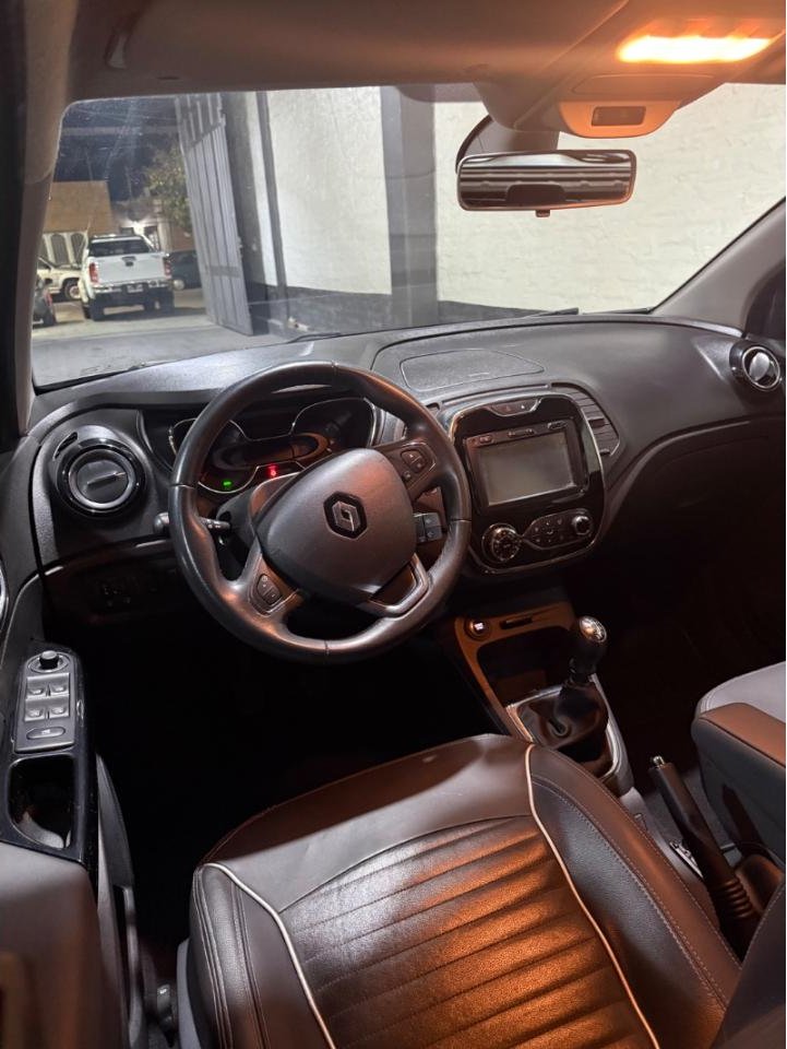 Foto de RENAULT CAPTUR Intens 2017, color sin color especificado, en San Juan