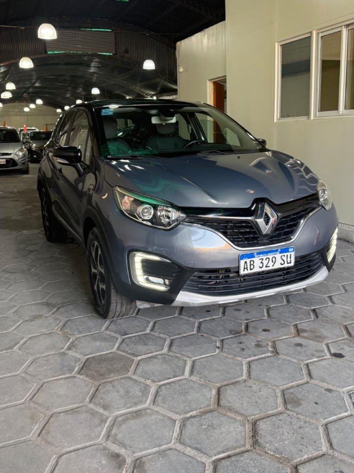 Foto de RENAULT CAPTUR Intens 2017, color sin color especificado, en San Juan