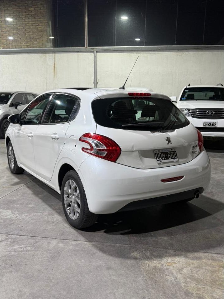 Foto de PEUGEOT 208 ALLURE 2015, color sin color especificado, en San Juan