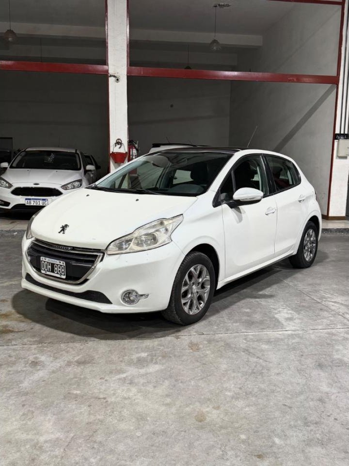 Foto de PEUGEOT 208 ALLURE 2015, color sin color especificado, en San Juan