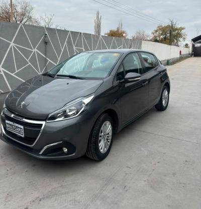 Foto de PEUGEOT 208 ALLURE NAV 2018, color gris, en San Juan
