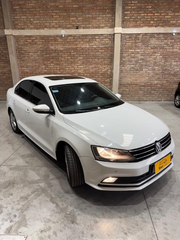 Foto de VOLKSWAGEN VENTO 1.4 at DSG highline 2017, color sin color especificado, en San Juan