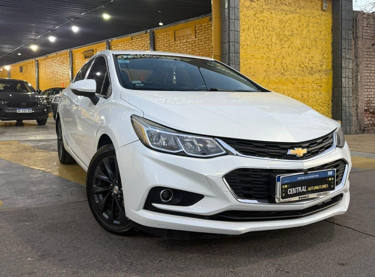 Foto de CHEVROLET CRUZE lt manual 2017, color blanco, en San Juan