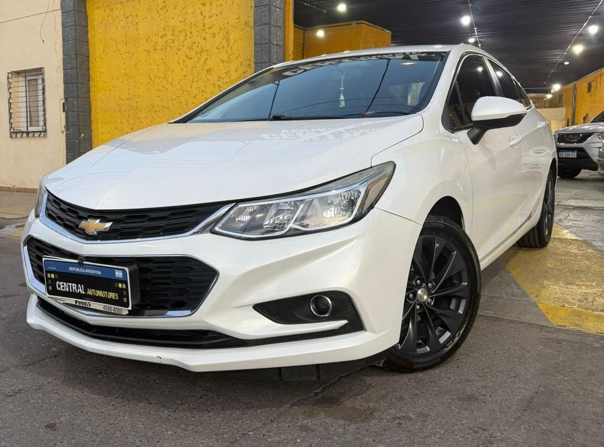 Foto de CHEVROLET CRUZE lt manual 2017, color blanco, en San Juan