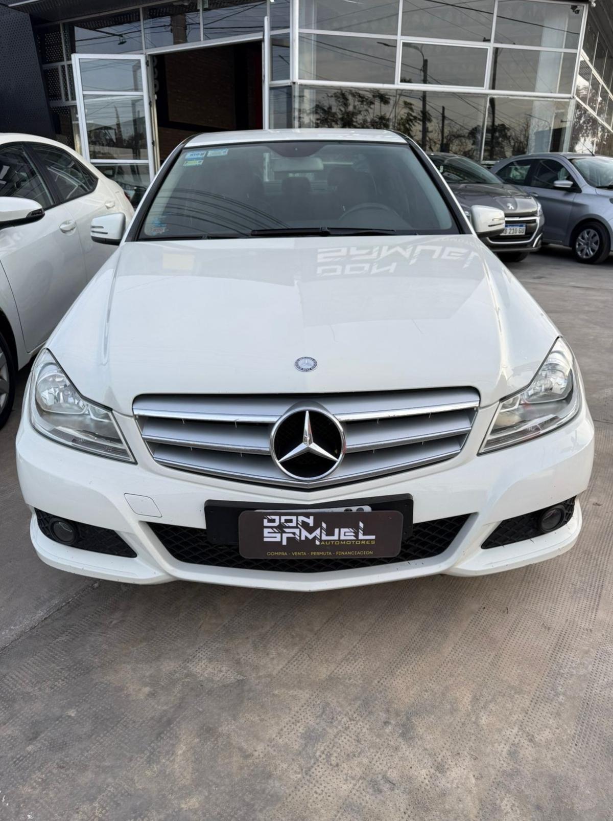 Foto de MERCEDES BENZ C C200BLU E EFFIENCY 4 PTAS 2012, color blanco, en San Juan