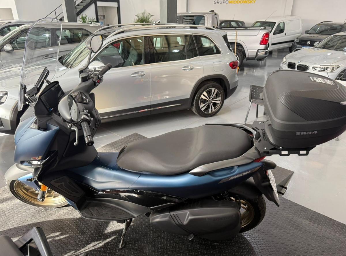 Foto de BETA SCOOTER ZONTE 350 2025, color azul, en San Juan