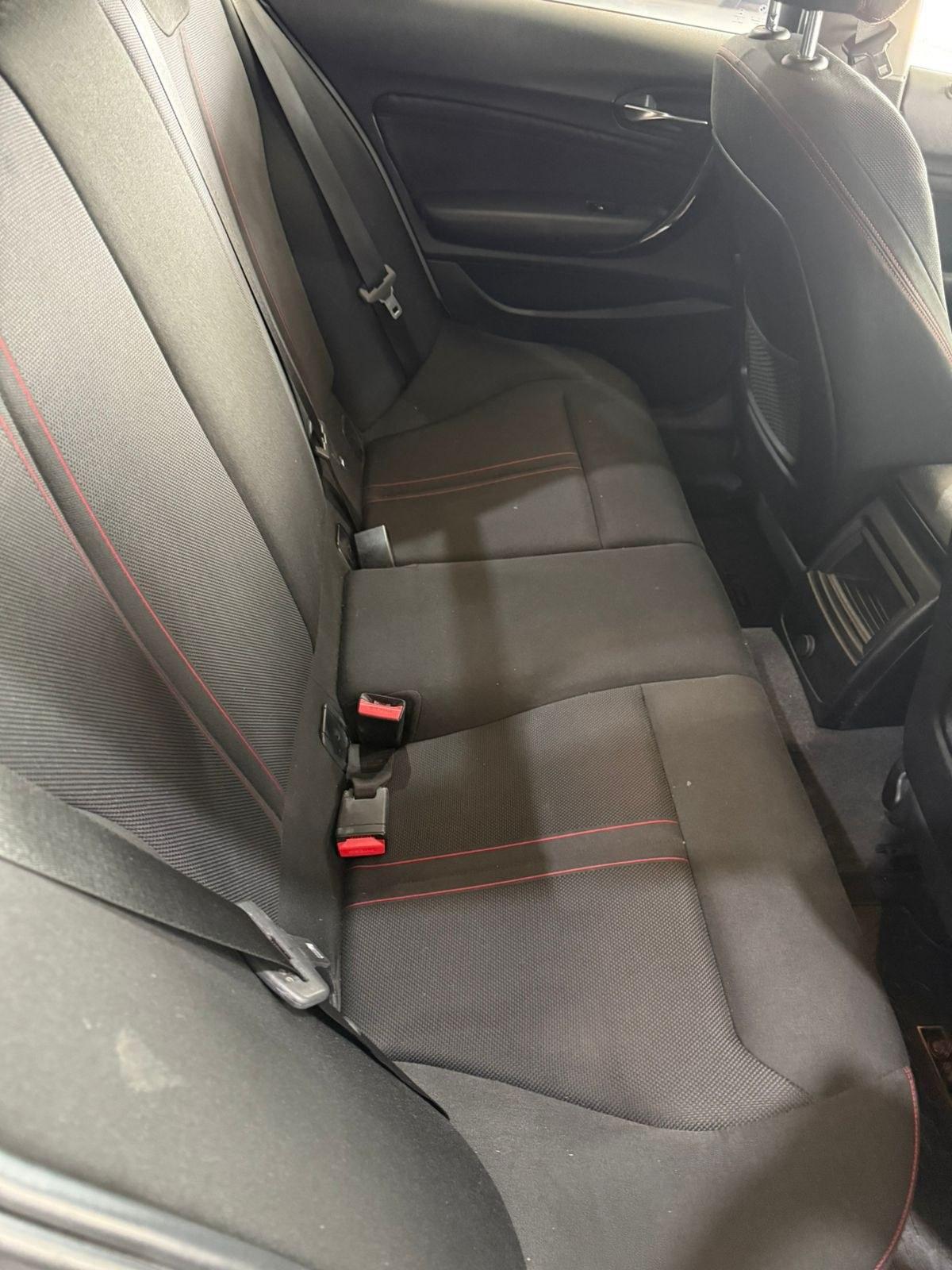 Foto de BMW 120 120I	SPORT 2016, color plata, en San Juan