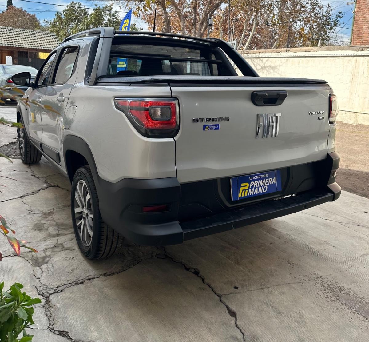 Foto de FIAT STRADA Volcano 2024, color gris, en San Juan