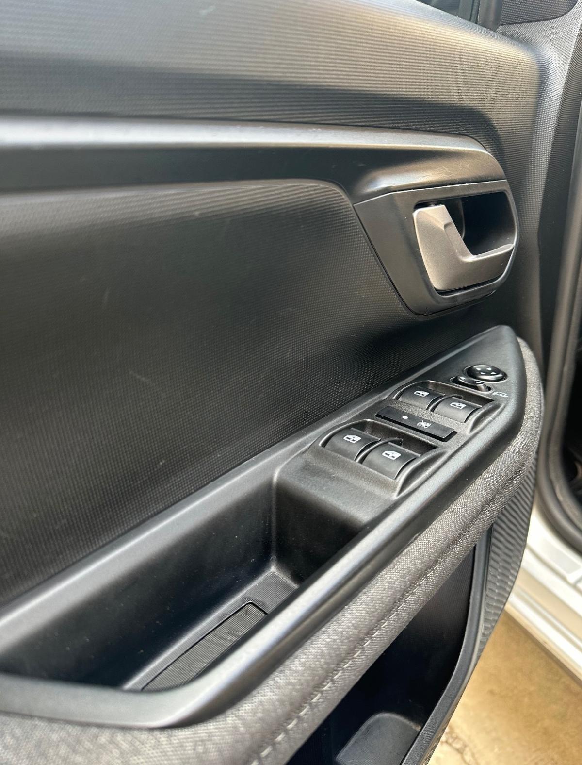 Foto de FIAT STRADA Volcano 2024, color gris, en San Juan