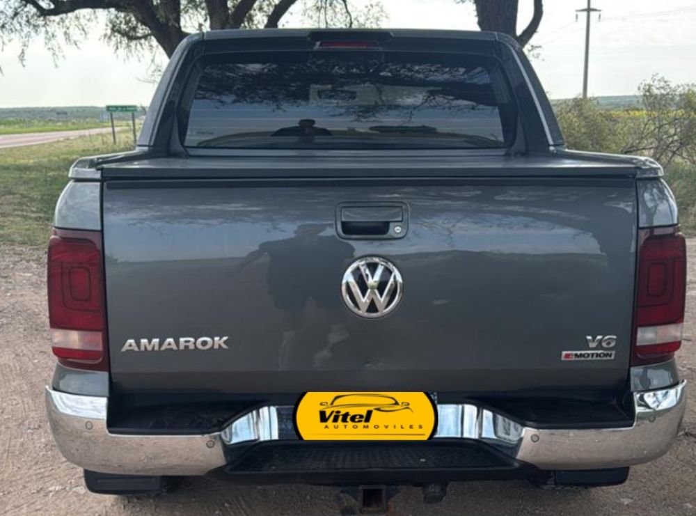 Foto de VOLKSWAGEN AMAROK Extreme 2023, color gris, en San Juan