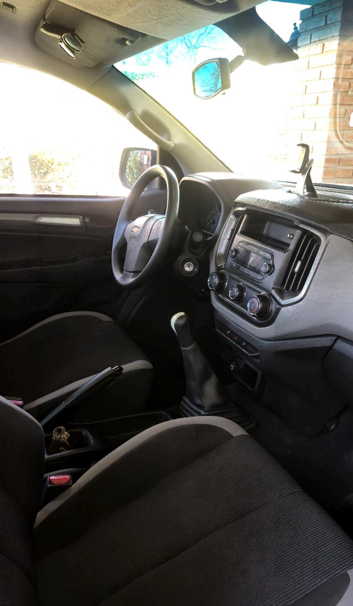 Foto de CHEVROLET PICK-UP S10 LS 4x2 2016, color gris, en San Juan