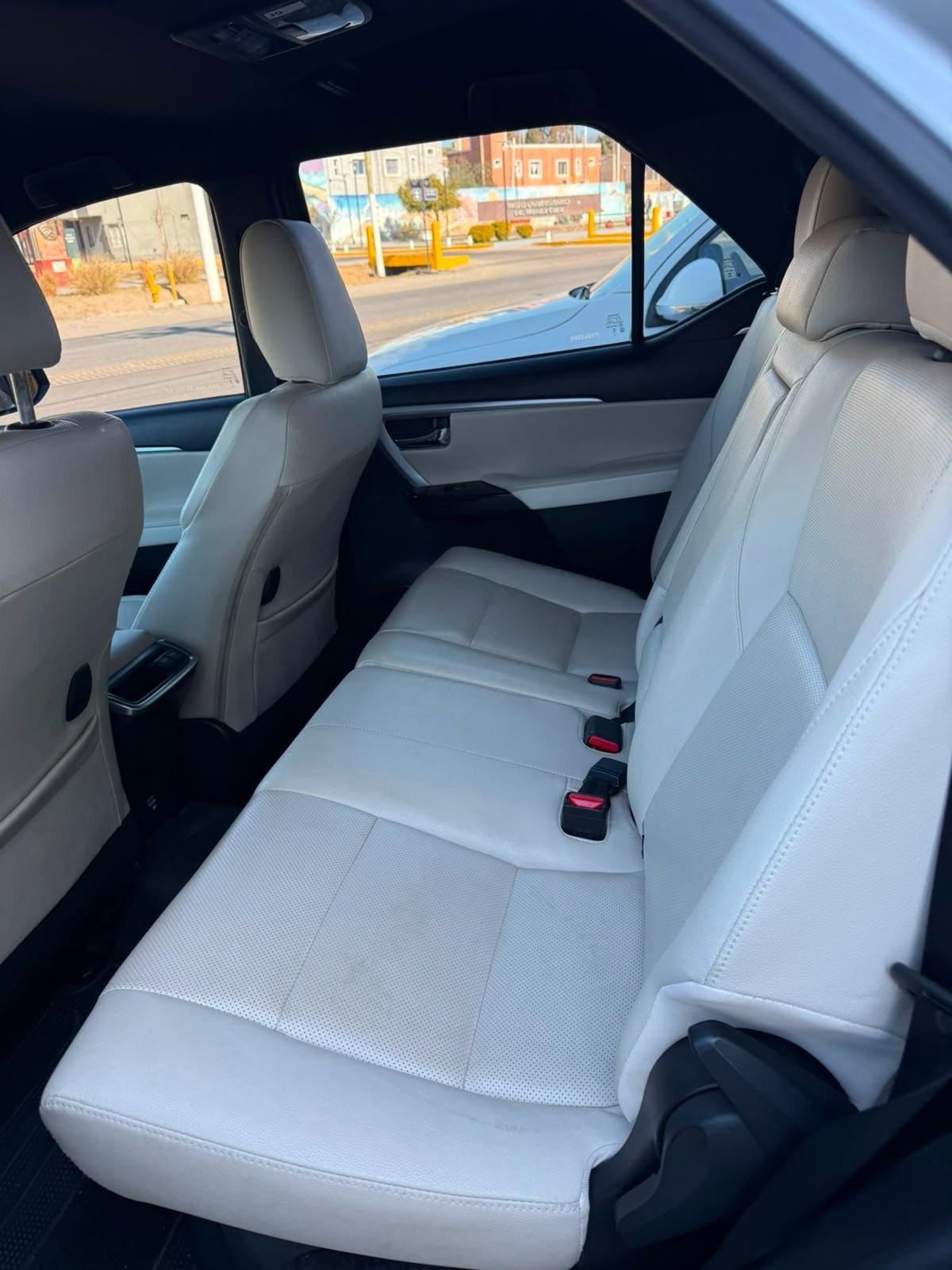 Foto de TOYOTA SW4 DIAMOND 2023, color sin color especificado, en San Juan