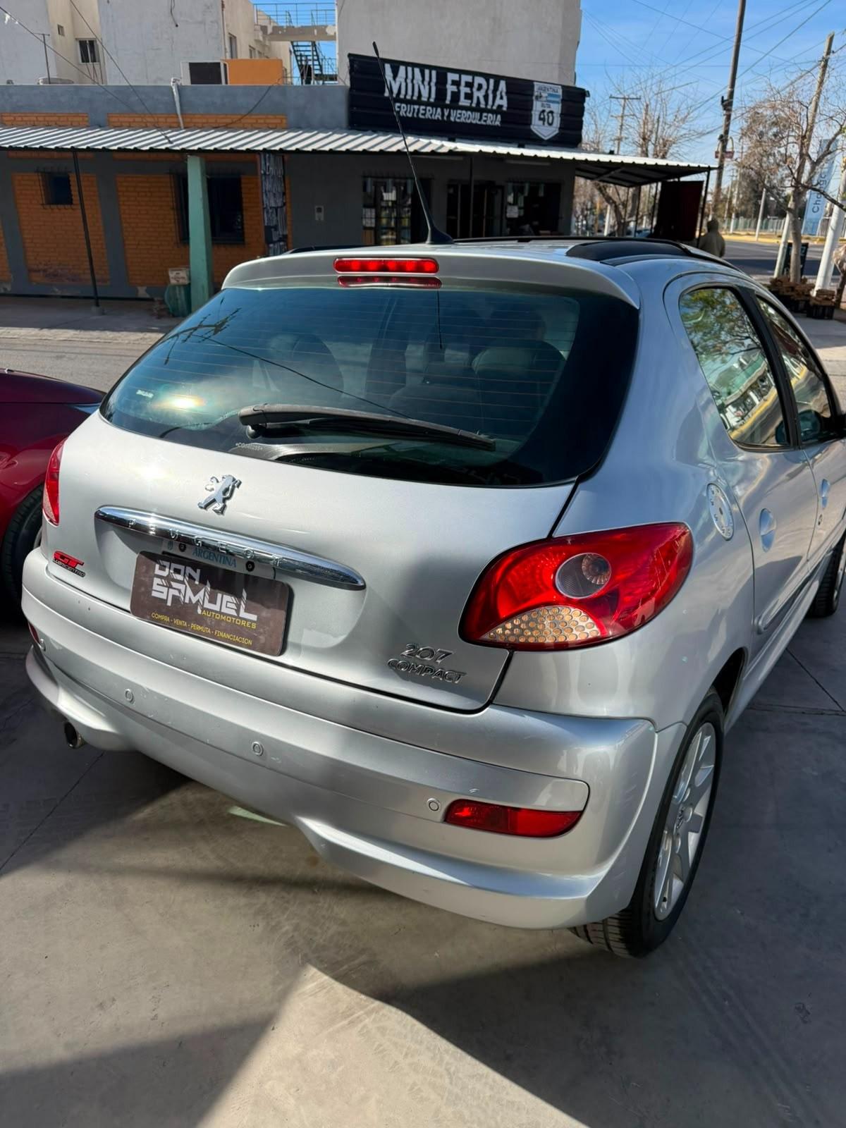 Foto de PEUGEOT 207 COMPACT XT 1,6 5PTAS 2011, color gris, en San Juan