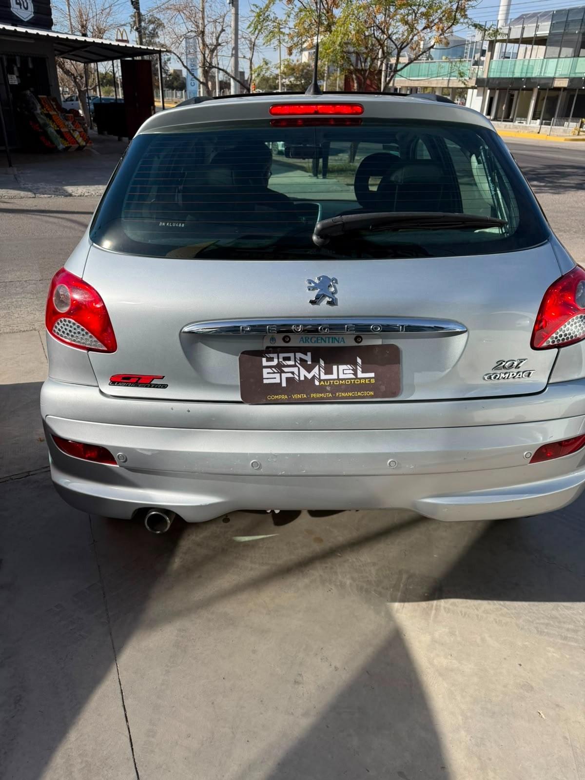 Foto de PEUGEOT 207 COMPACT XT 1,6 5PTAS 2011, color gris, en San Juan