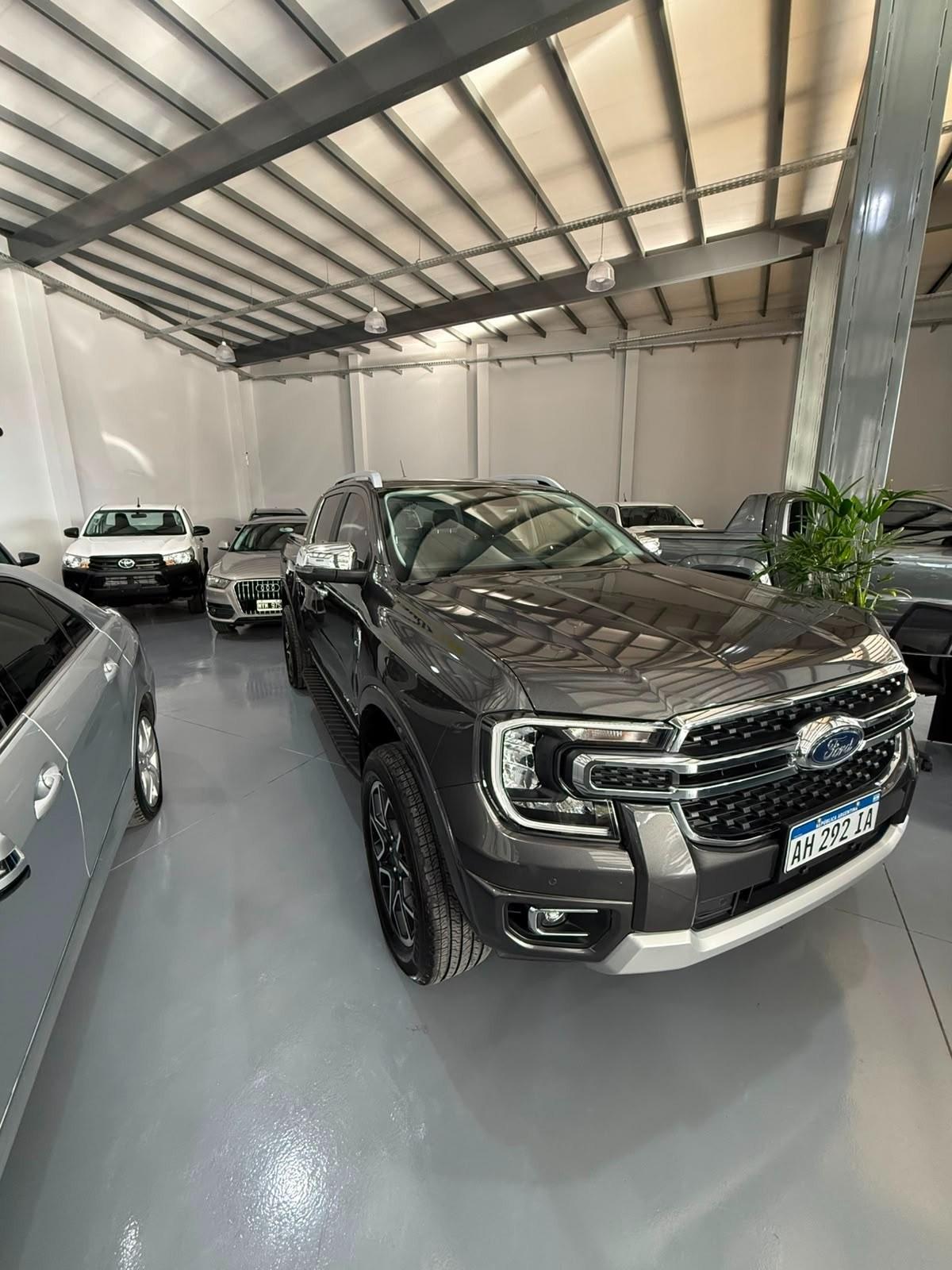 Foto de FORD RANGER V6 LIMITED PLUS 2025, color gris, en San Juan
