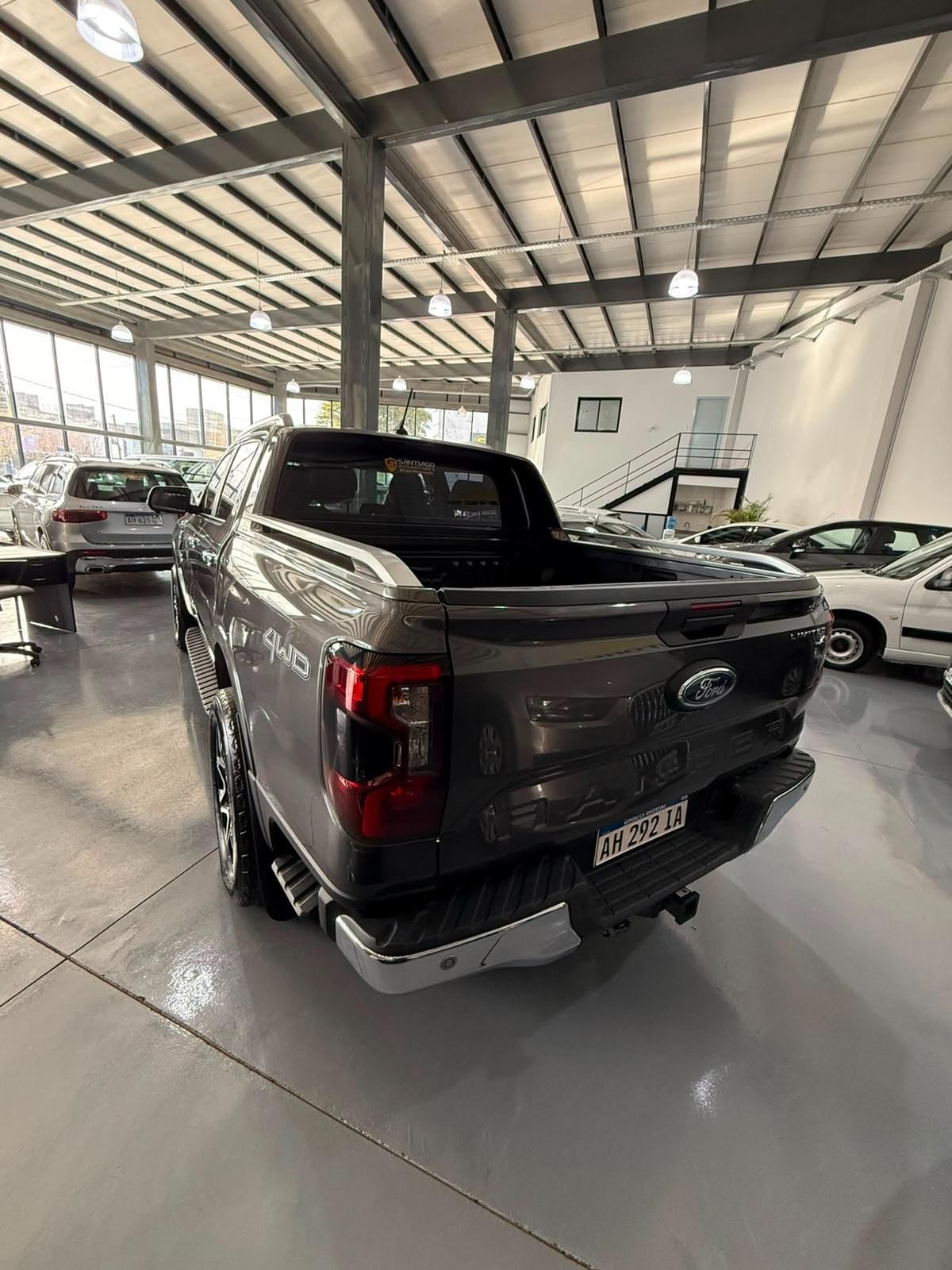 Foto de FORD RANGER V6 LIMITED PLUS 2025, color gris, en San Juan