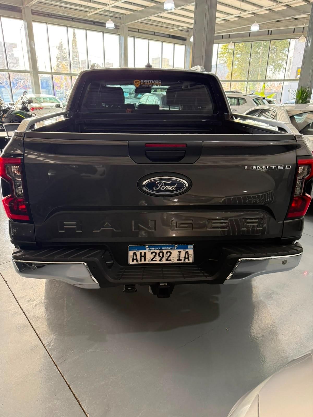Foto de FORD RANGER V6 LIMITED PLUS 2025, color gris, en San Juan