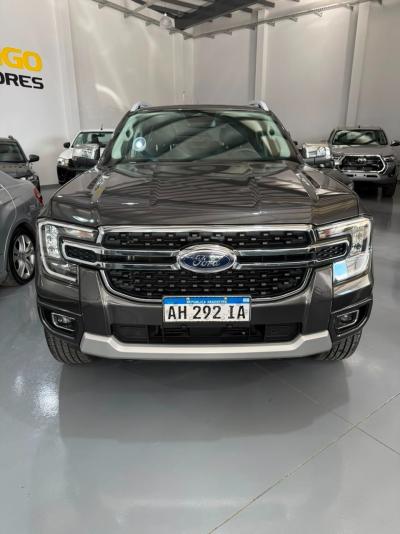 Foto de FORD RANGER V6 LIMITED PLUS 2025, color gris, en San Juan