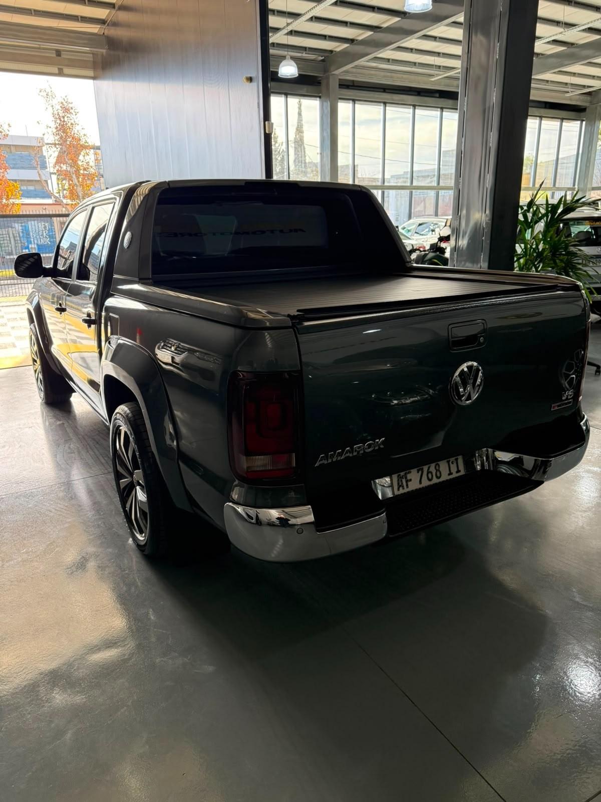 Foto de VOLKSWAGEN AMAROK DC V6 EXTREME 3,0L 2023, color gris, en San Juan