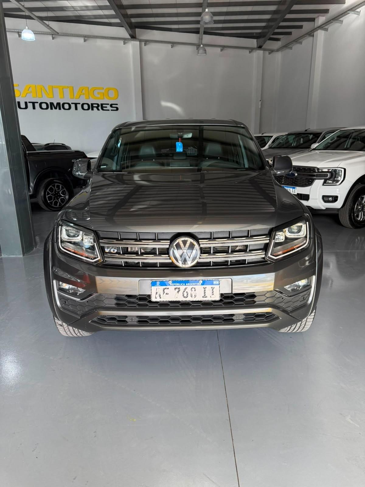 Foto de VOLKSWAGEN AMAROK DC V6 EXTREME 3,0L 2023, color gris, en San Juan