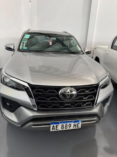 Foto de TOYOTA SW4 SRX A/T 7 ASIENTOS 2021, color gris, en San Juan