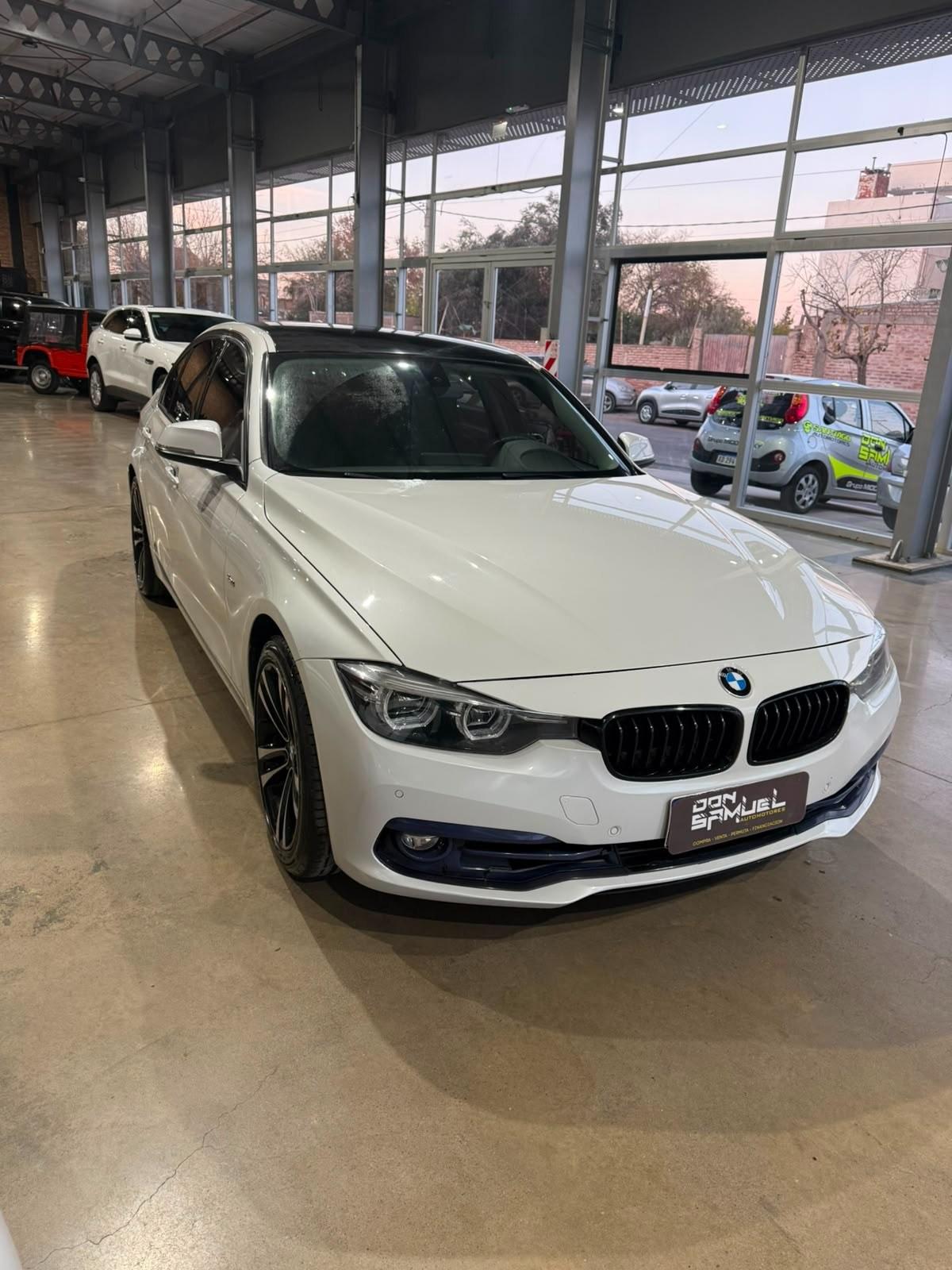 Foto de BMW 330 330I SEDAN 4PTAS SPORT 2019, color blanco, en San Juan