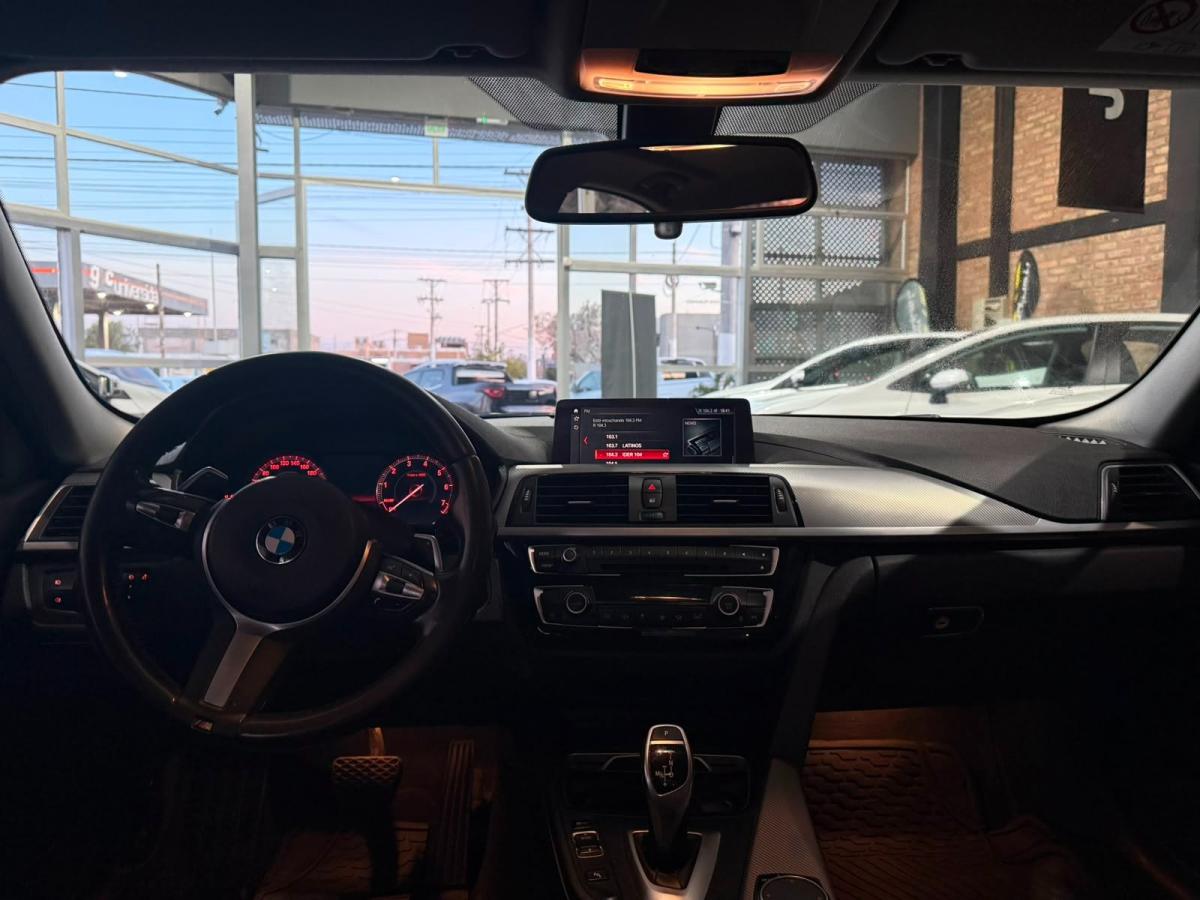 Foto de BMW 330 330I SEDAN 4PTAS SPORT 2019, color blanco, en San Juan